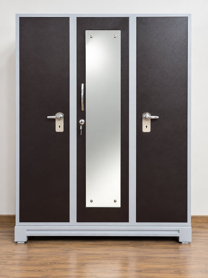 Steel almirah 3 door mirror - Nelco Industries, Thodupuzha